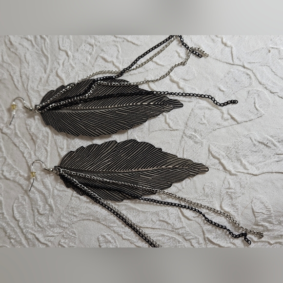 XL Lightweight Feather Dangle Earrings - Picture 7 of 7